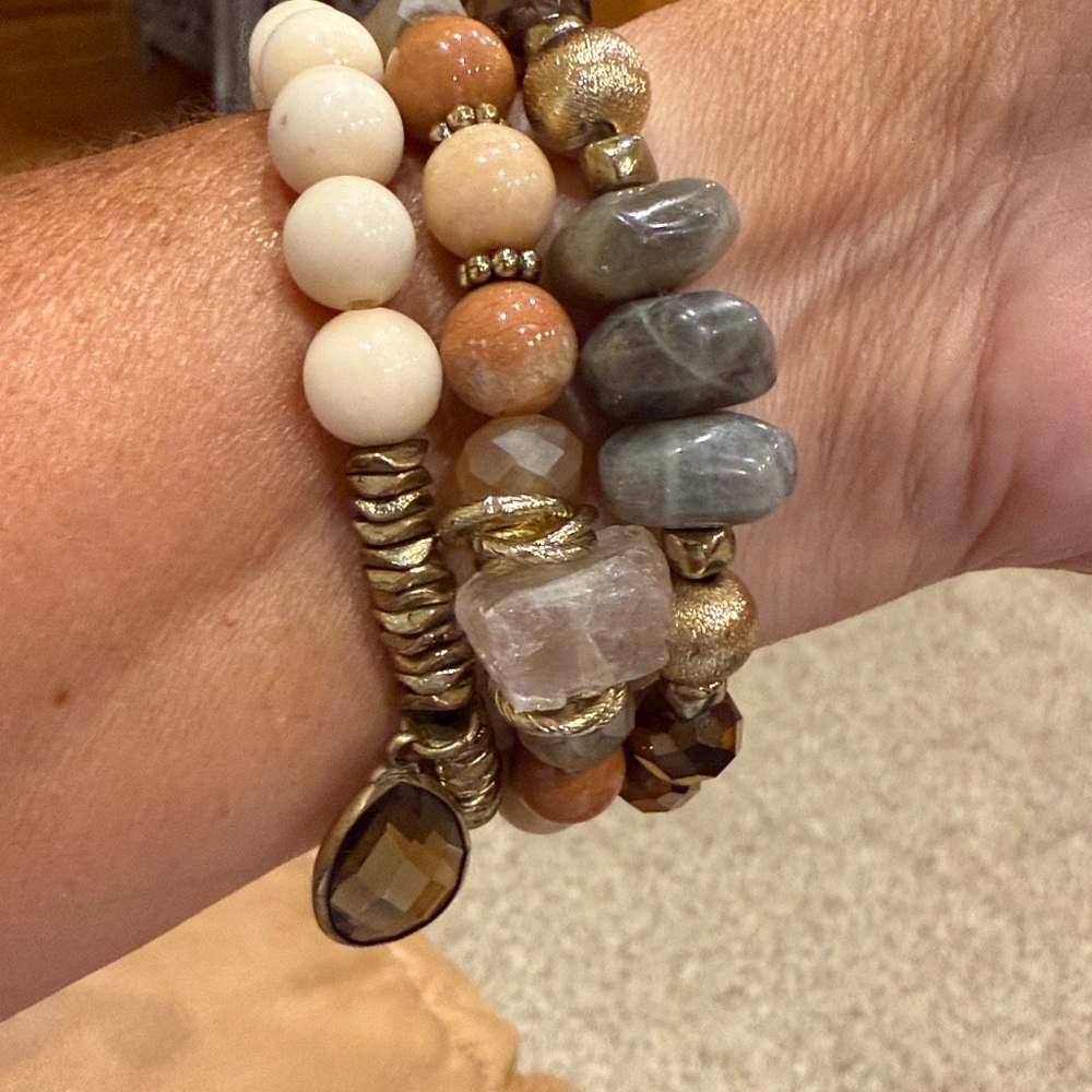 Assorted earthtone bracelets - Picture 2 of 7